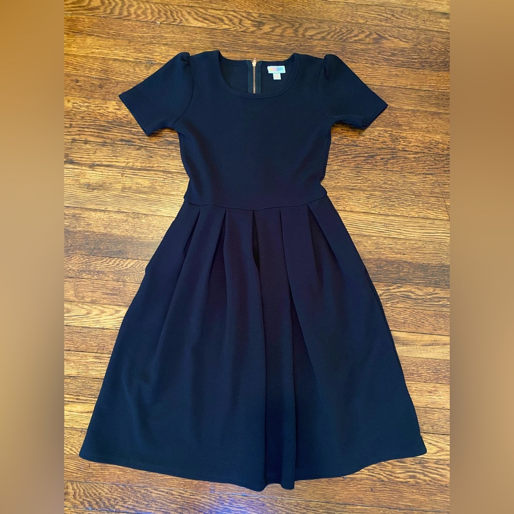 Women’s LuLaRoe dress, black with pockets, super stretchy, new without tags, XS